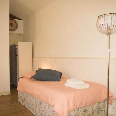 Apartamento Entre Pierre Et Bois Saint-Savinien Exterior foto