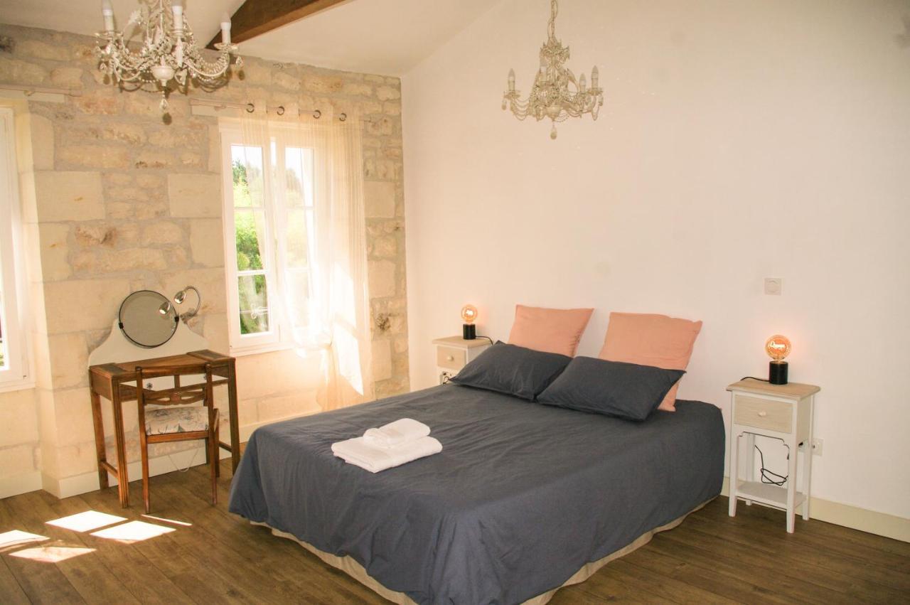 Apartamento Entre Pierre Et Bois Saint-Savinien Exterior foto