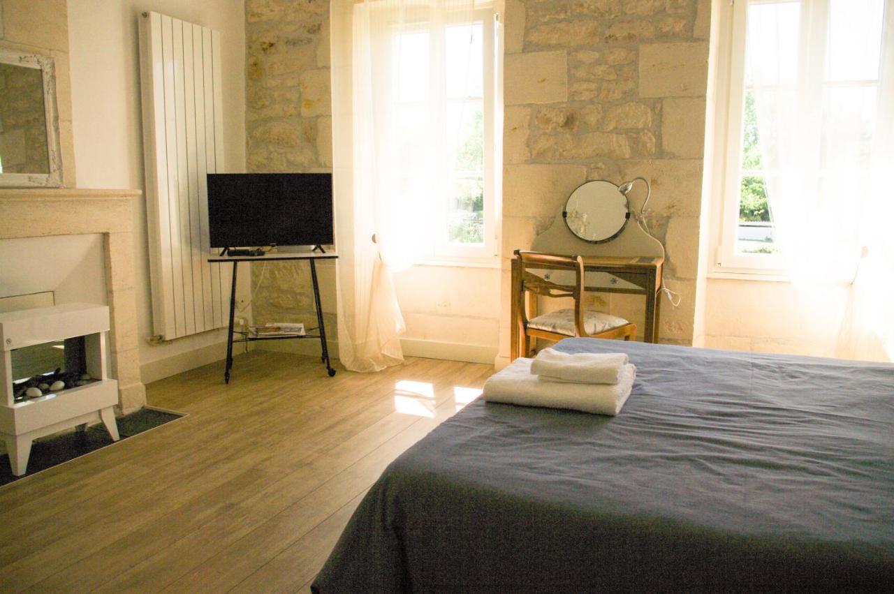 Apartamento Entre Pierre Et Bois Saint-Savinien Exterior foto